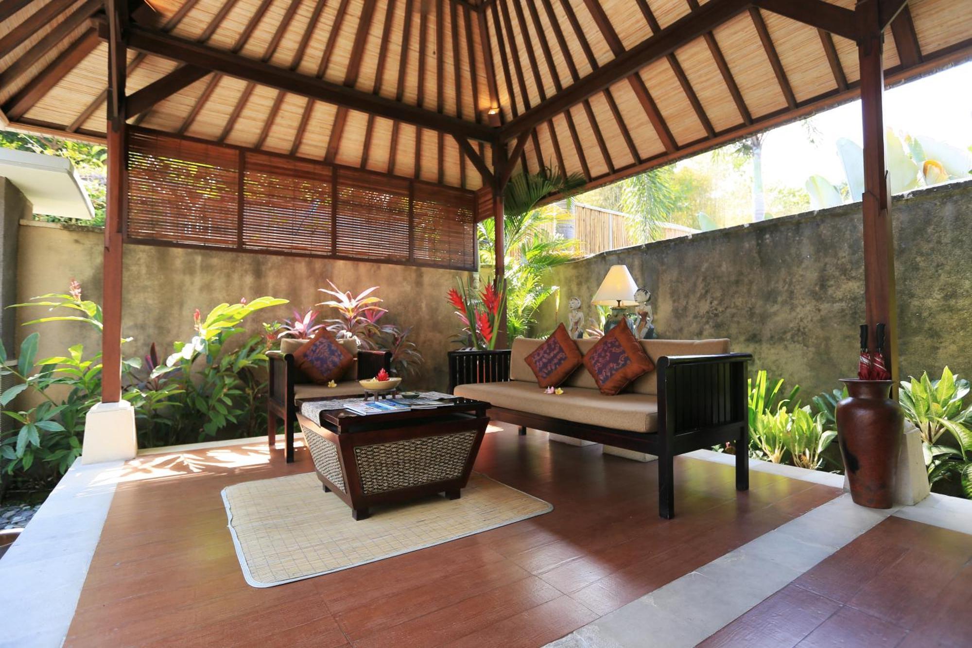 The Sanyas Suite Bali Seminyak  Phòng bức ảnh