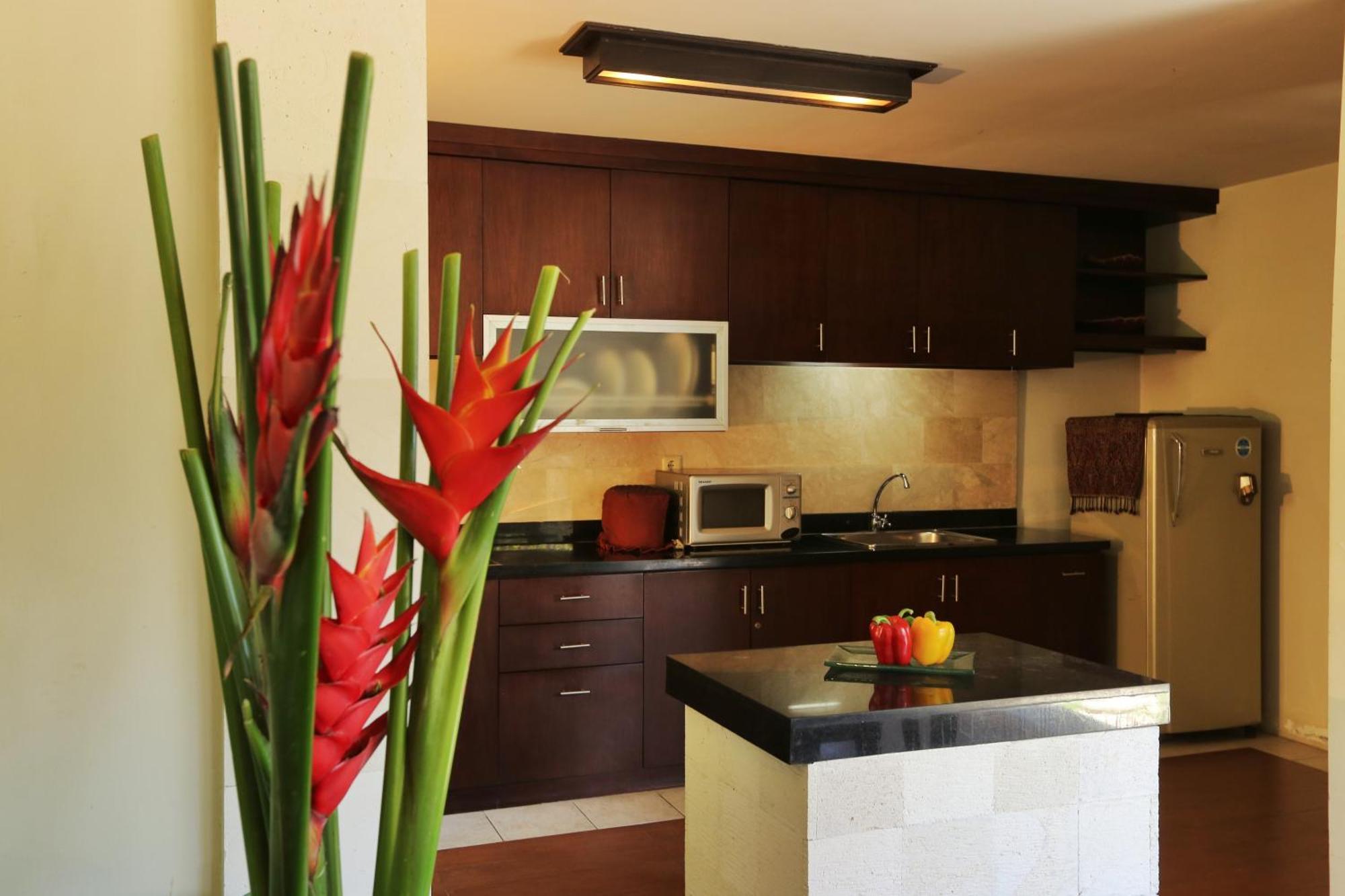 The Sanyas Suite Bali Seminyak  Phòng bức ảnh