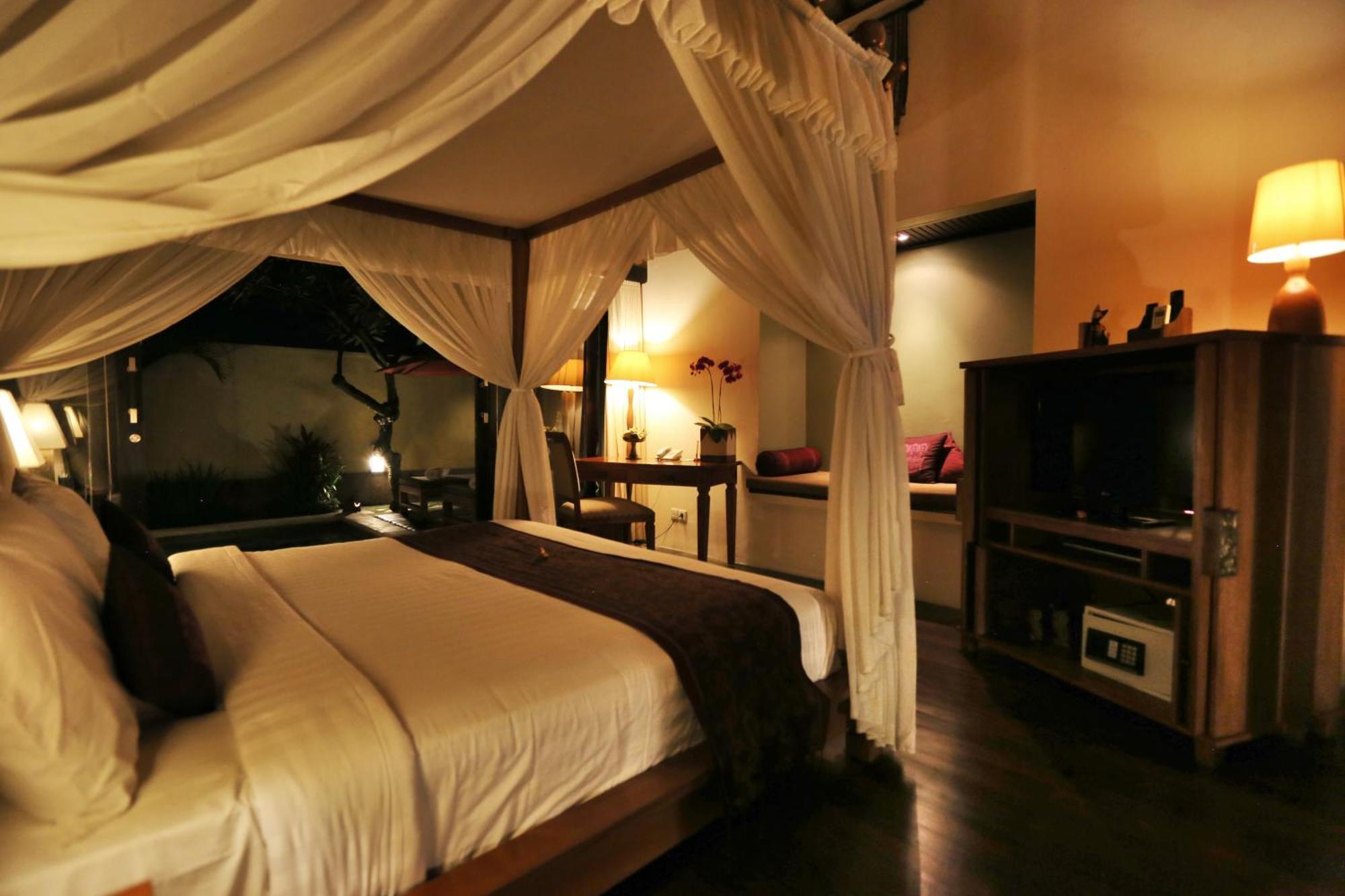 The Sanyas Suite Bali Seminyak  Phòng bức ảnh