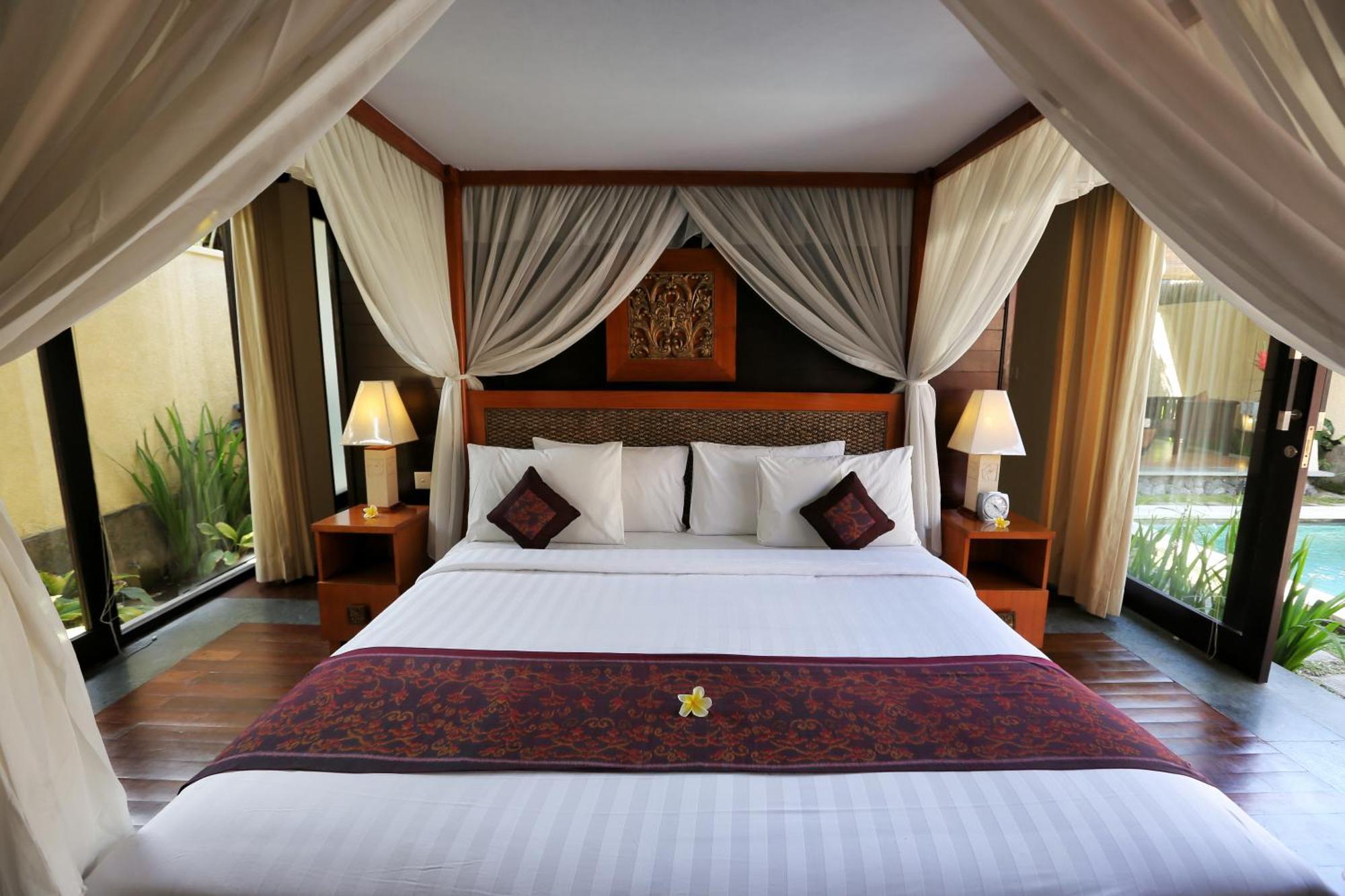 The Sanyas Suite Bali Seminyak  Phòng bức ảnh