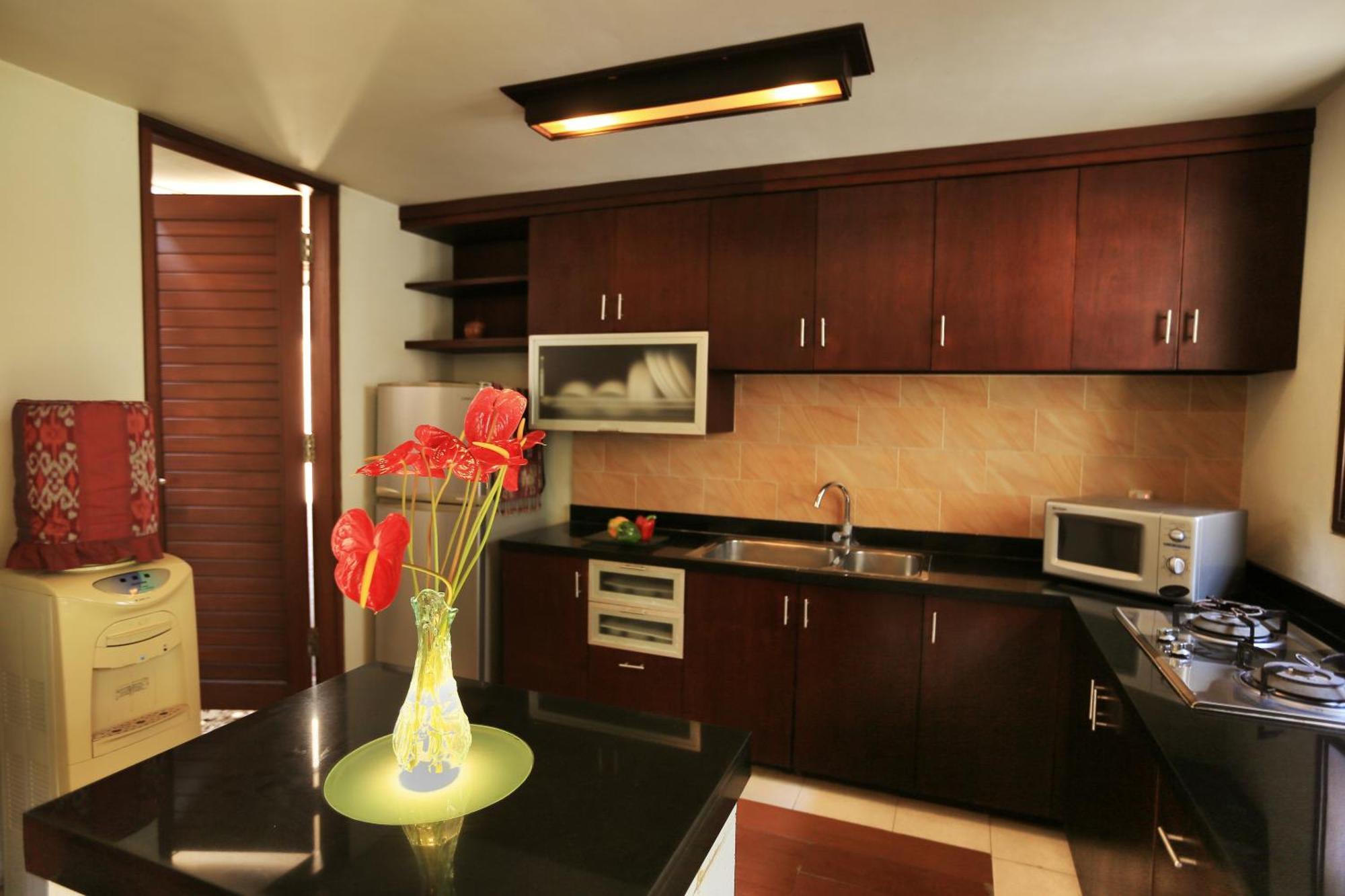 The Sanyas Suite Bali Seminyak  Phòng bức ảnh