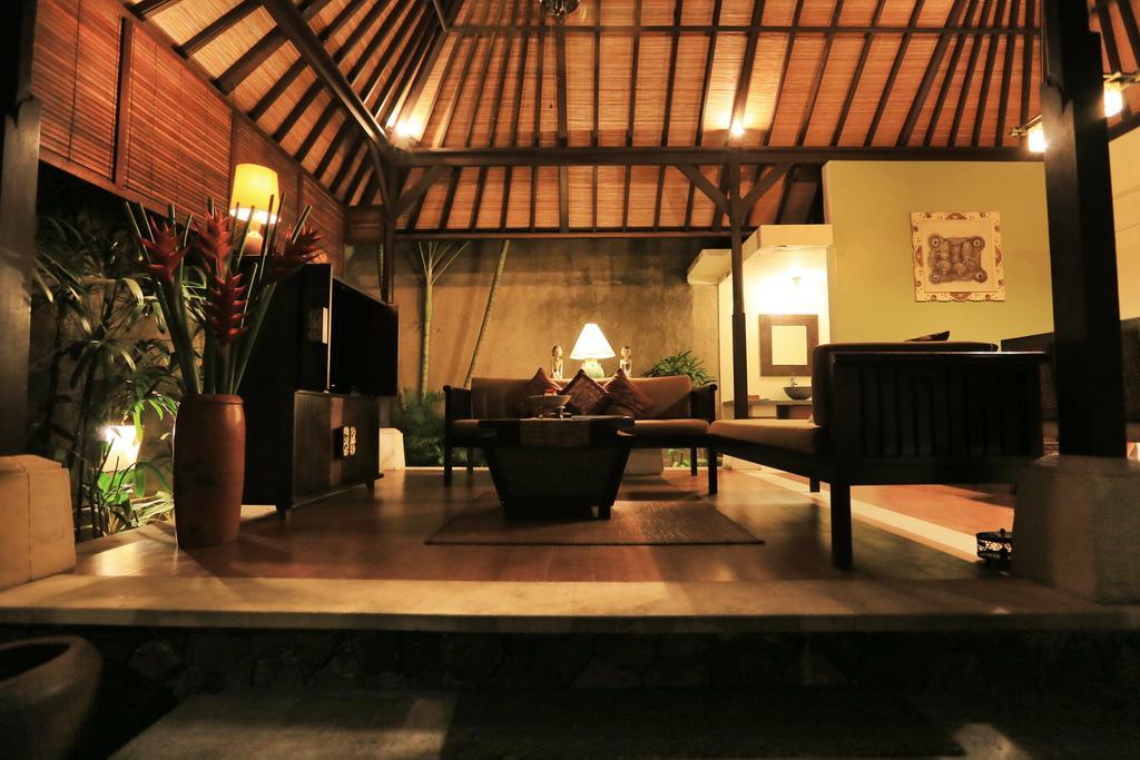 The Sanyas Suite Bali Seminyak  Phòng bức ảnh